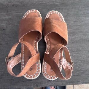 Seychelles Stylish Tan wedge/ platform Sandals for Women